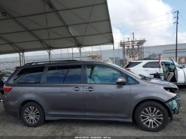 5TDYZ3DC4JS913969 Toyota Sienna Xle 8 Passenger