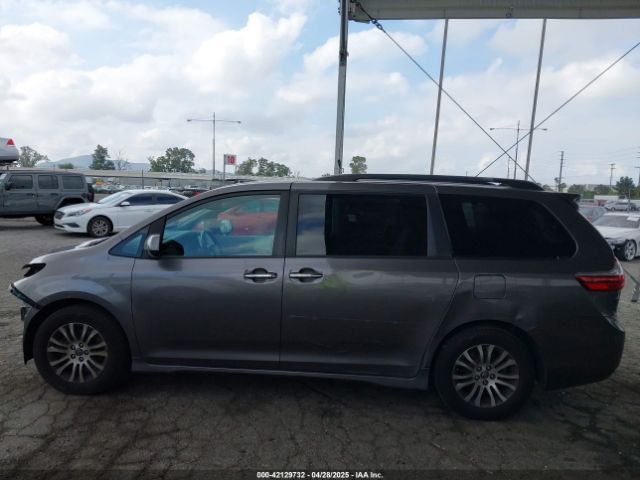 5TDYZ3DC4JS913969 Toyota Sienna Xle 8 Passenger