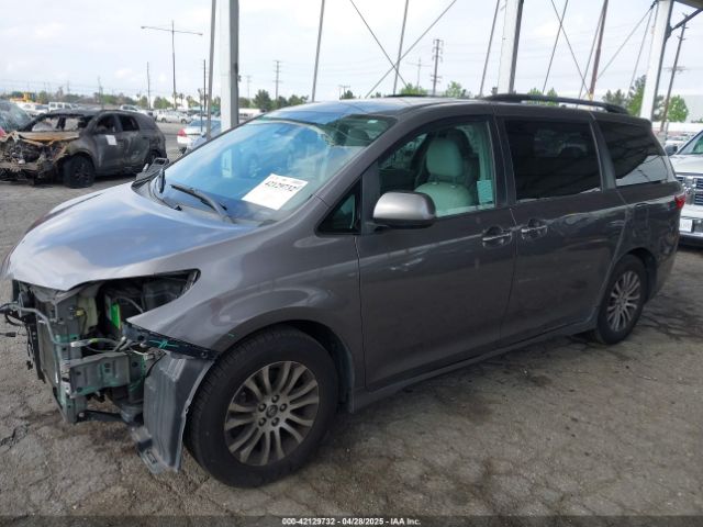 5TDYZ3DC4JS913969 Toyota Sienna Xle 8 Passenger