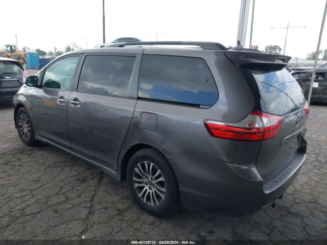 5TDYZ3DC4JS913969 Toyota Sienna Xle 8 Passenger