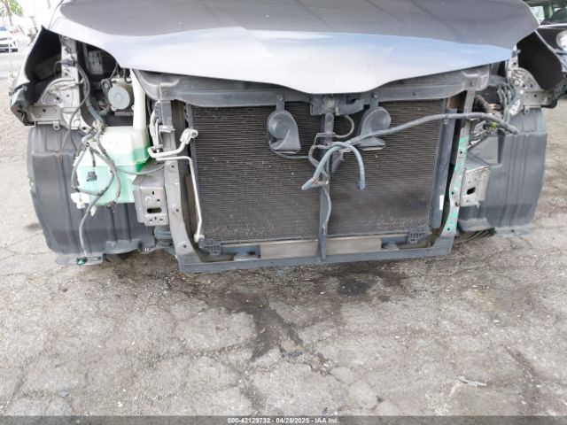 5TDYZ3DC4JS913969 Toyota Sienna Xle 8 Passenger