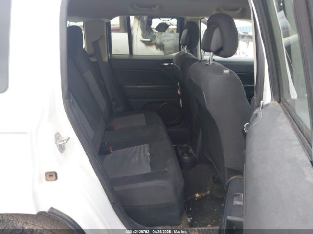 1C4NJPBB9GD738411 Jeep Patriot Sport