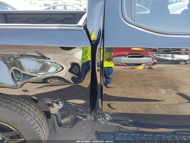 1GCPYBEK5NZ133322 Chevrolet Silverado 1500 Ltd 4wd  Short Bed Custom