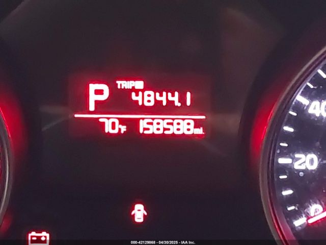 KNDMB5C19F6033663 KIA SEDONA LX