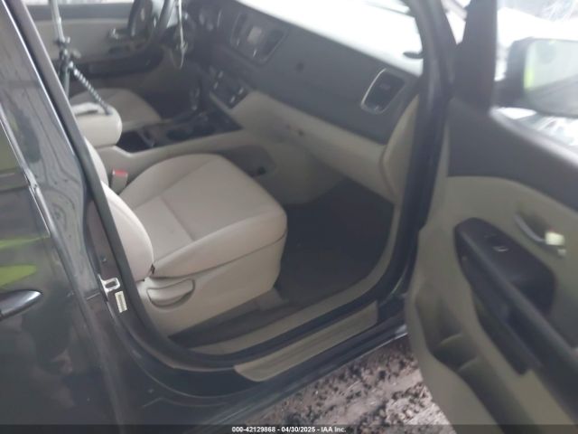 KNDMB5C19F6033663 KIA SEDONA LX