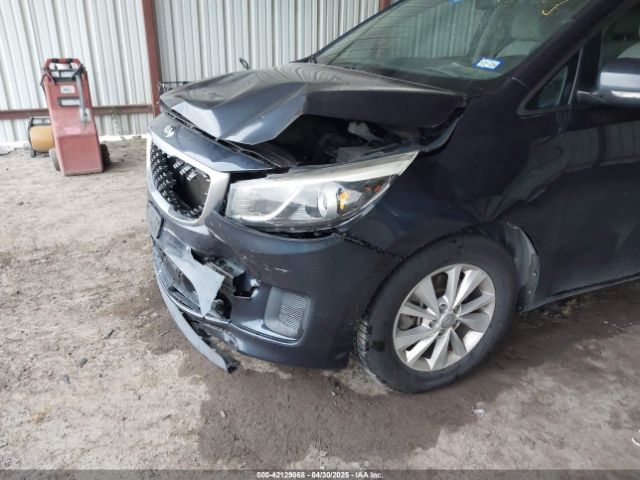 KNDMB5C19F6033663 KIA SEDONA LX