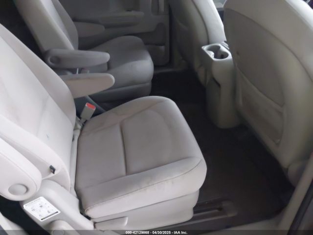KNDMB5C19F6033663 KIA SEDONA LX