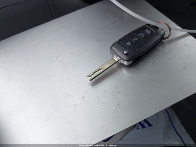 5NPLL4AG0NH058532 Hyundai ELANTRA SE