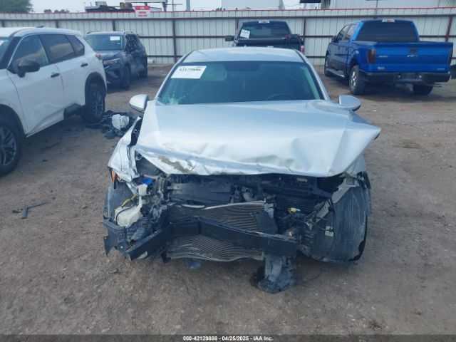 5NPD84LF6HH111118 Hyundai ELANTRA SE