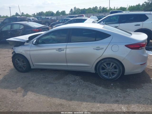 5NPD84LF6HH111118 Hyundai ELANTRA SE