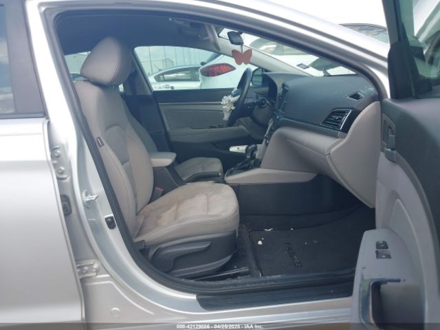 5NPD84LF6HH111118 Hyundai ELANTRA SE