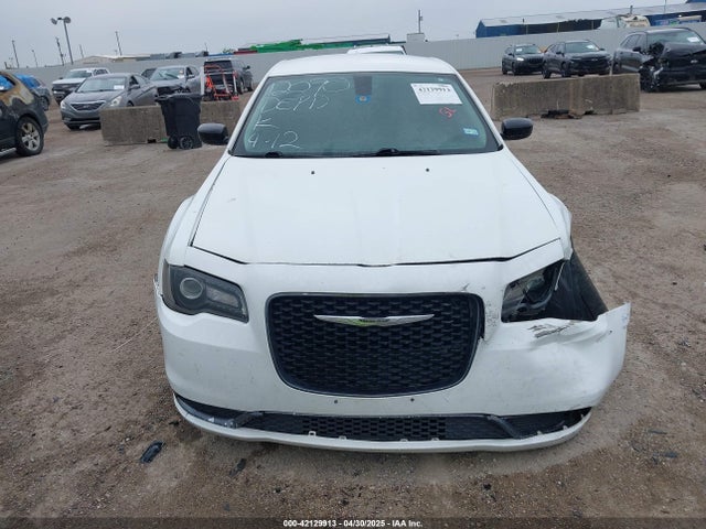 2C3CCAAG5JH320468 Chrysler 300 Touring