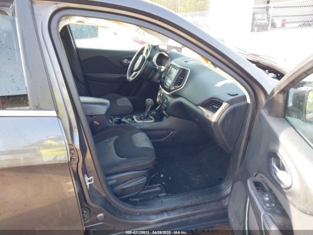 1C4PJMCB1EW208389 Jeep Cherokee Latitude