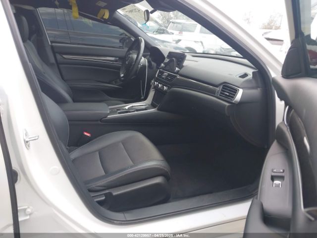 1HGCV3F29NA030562 Honda Accord Hybrid Sport