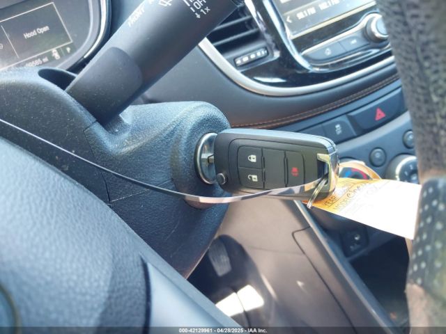 3GNCJNSB8HL211524 Chevrolet TRAX LS