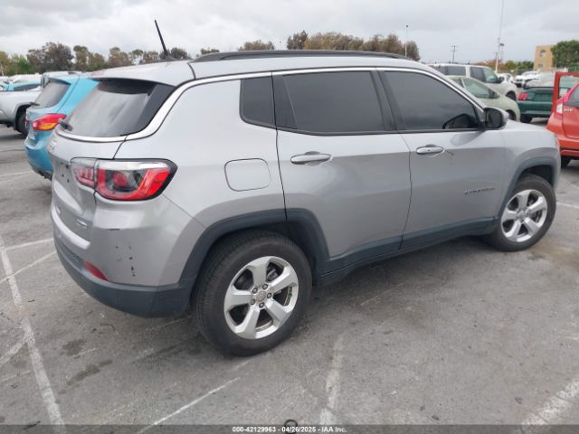 3C4NJCBB6JT488992 Jeep Compass Latitude Fwd