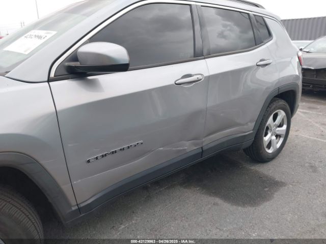 3C4NJCBB6JT488992 Jeep Compass Latitude Fwd