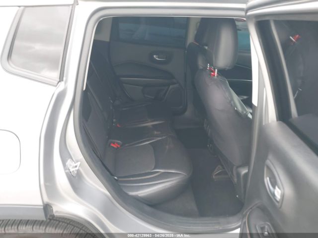 3C4NJCBB6JT488992 Jeep Compass Latitude Fwd