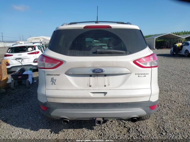 1FMCU9J97EUB80995 Ford Escape Titanium