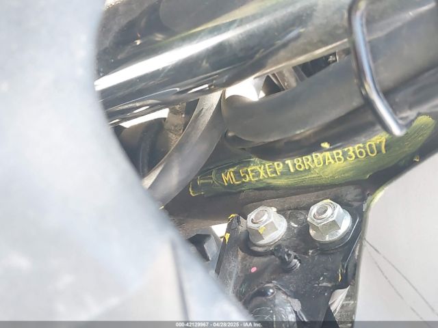 2024 KAWASAKI EX650 ML5EXEP18RDAB3607 Photo 9