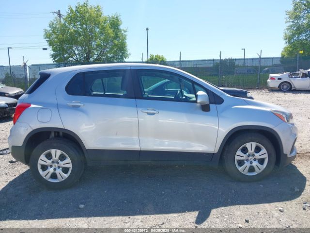 3GNCJKSB1JL420107 Chevrolet TRAX LS