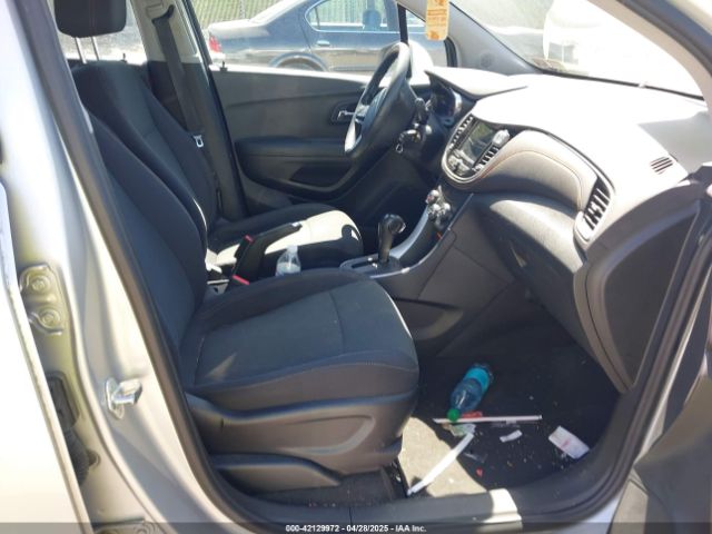 3GNCJKSB1JL420107 Chevrolet TRAX LS