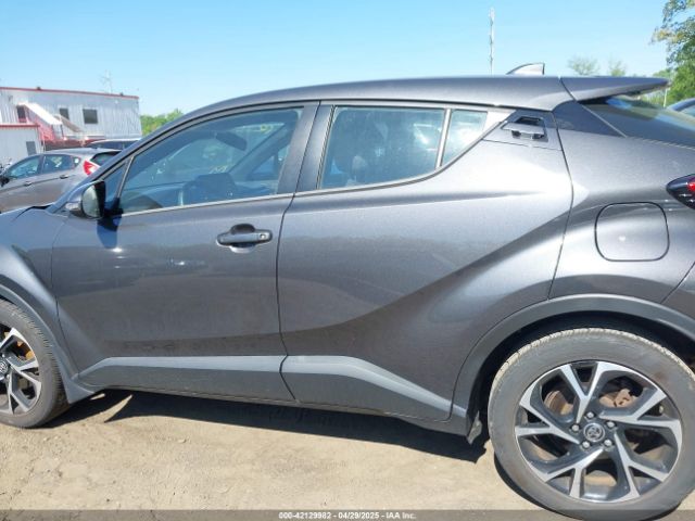 NMTKHMBX9LR111472 Toyota C-HR XLE