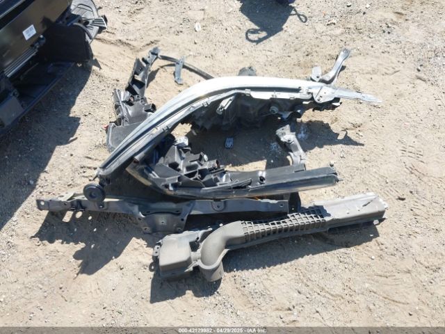 NMTKHMBX9LR111472 Toyota C-HR XLE