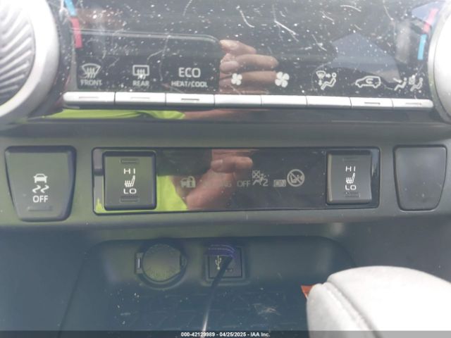 4T3RWRFV8RU130923 Toyota Rav4 Hybrid Xle