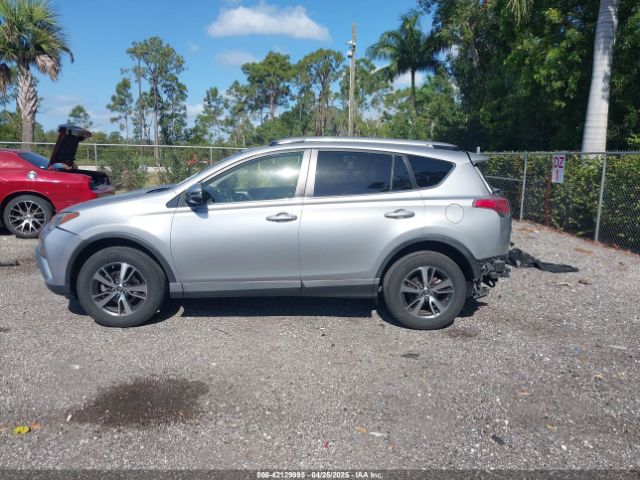 JTMWFREV9JJ203353 Toyota Rav4 Xle