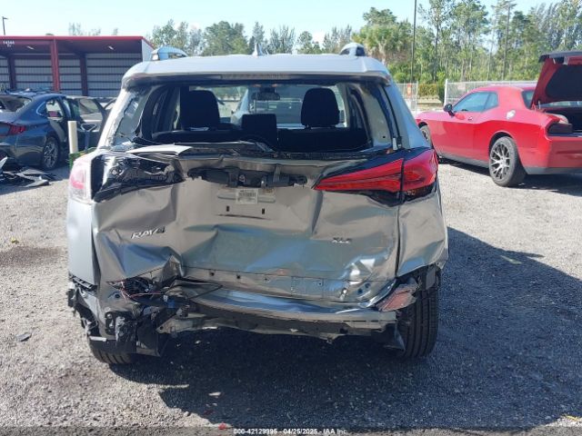 JTMWFREV9JJ203353 Toyota Rav4 Xle