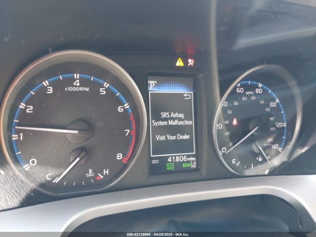 JTMWFREV9JJ203353 Toyota Rav4 Xle