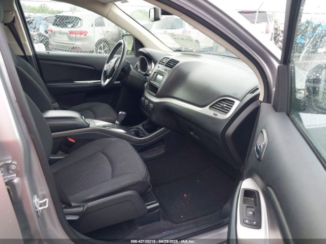 3C4PDCAB9JT521162 Dodge JOURNEY SE