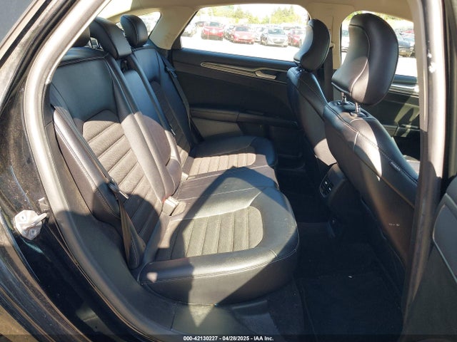 3FA6P0HD5HR165895 Ford FUSION SE