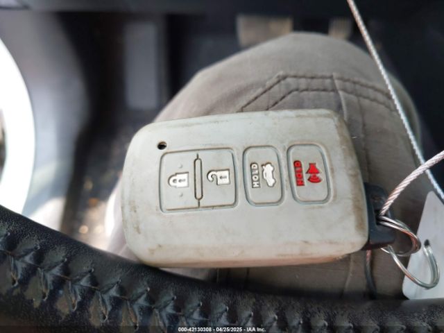 JTMWFREVXJJ156706 Toyota Rav4 Xle