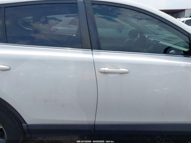 JTMWFREVXJJ156706 Toyota Rav4 Xle