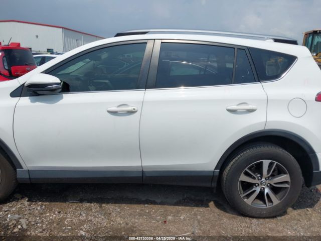 JTMWFREVXJJ156706 Toyota Rav4 Xle