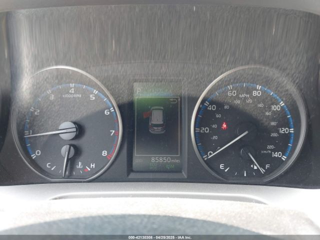 JTMWFREVXJJ156706 Toyota Rav4 Xle