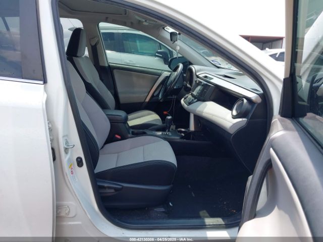 JTMWFREVXJJ156706 Toyota Rav4 Xle