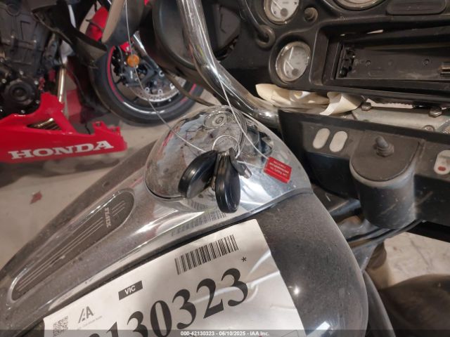 2011 HARLEY-DAVIDSON FLHX 1HD1KBM10BB625873 Photo 10