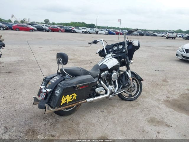 2011 HARLEY-DAVIDSON FLHX 1HD1KBM10BB625873 Photo 3