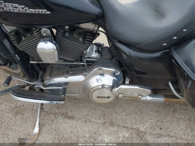 2011 HARLEY-DAVIDSON FLHX 1HD1KBM10BB625873 Photo 8