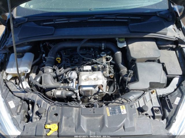 1FADP3FE6JL270910 Ford FOCUS SE