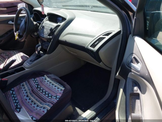 1FADP3FE6JL270910 Ford FOCUS SE