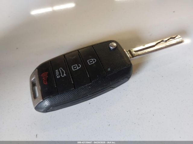 KNADM5A31F6452828 KIA RIO LX