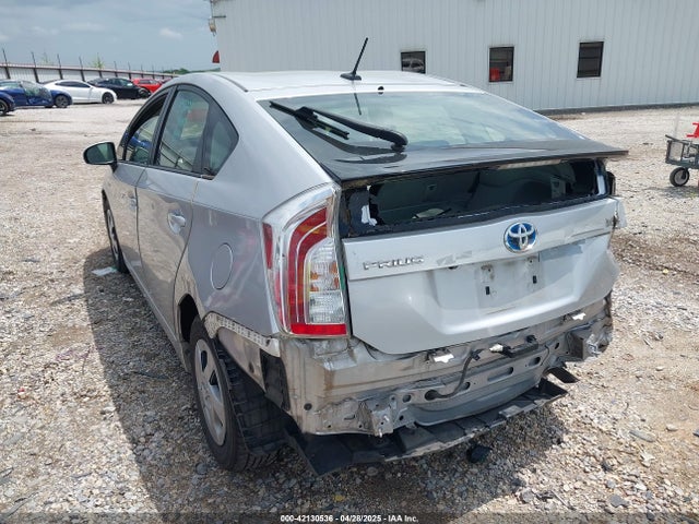 JTDKN3DU4F1922847 Toyota Prius Three