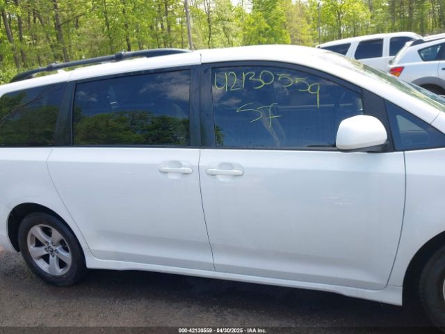 5TDKZ3DC9LS041880 Toyota SIENNA LE