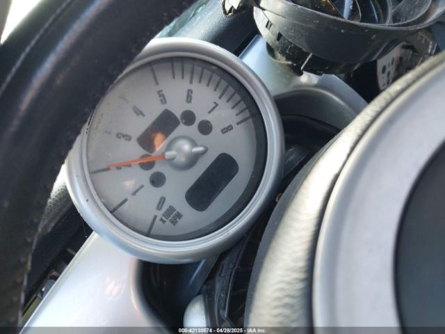 2006 MINI COOPER S WMWRE33516TN25140 Photo 6