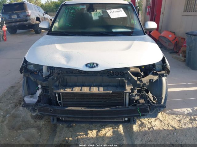 KNDJ23AU8L7004004 KIA SOUL S