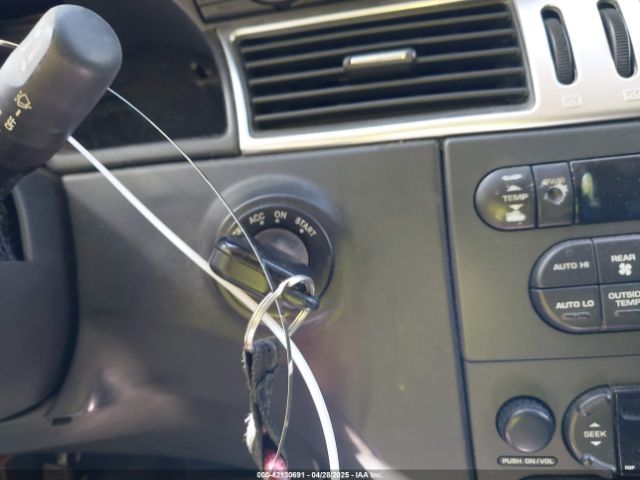 2005 CHRYSLER PACIFICA 2C8GF68425R650323 Photo 10